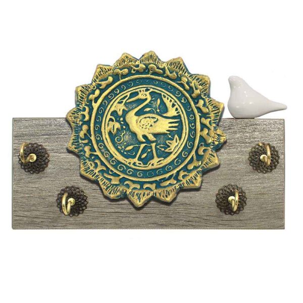 Decorative & Handcrafted Wall Key Holder with the Deign Traditional