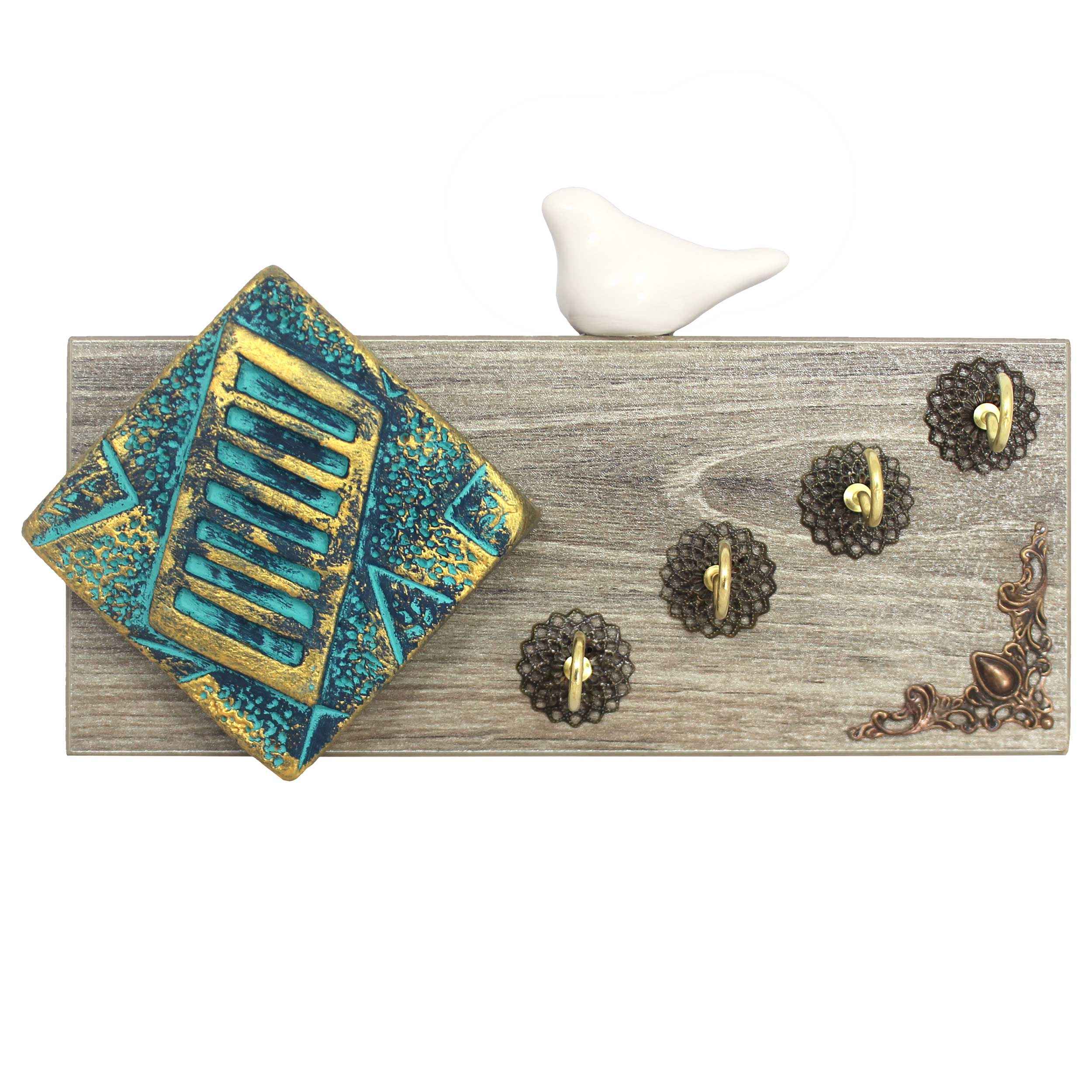 Decorative & Handcrafted Wall Key Holder with the Deign Traditional Tile