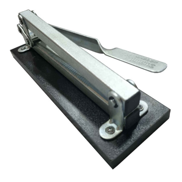 Heavy-Duty Lever Nutcracker – Mechanical Tool for Easy Nut Cracking of Various Sizes