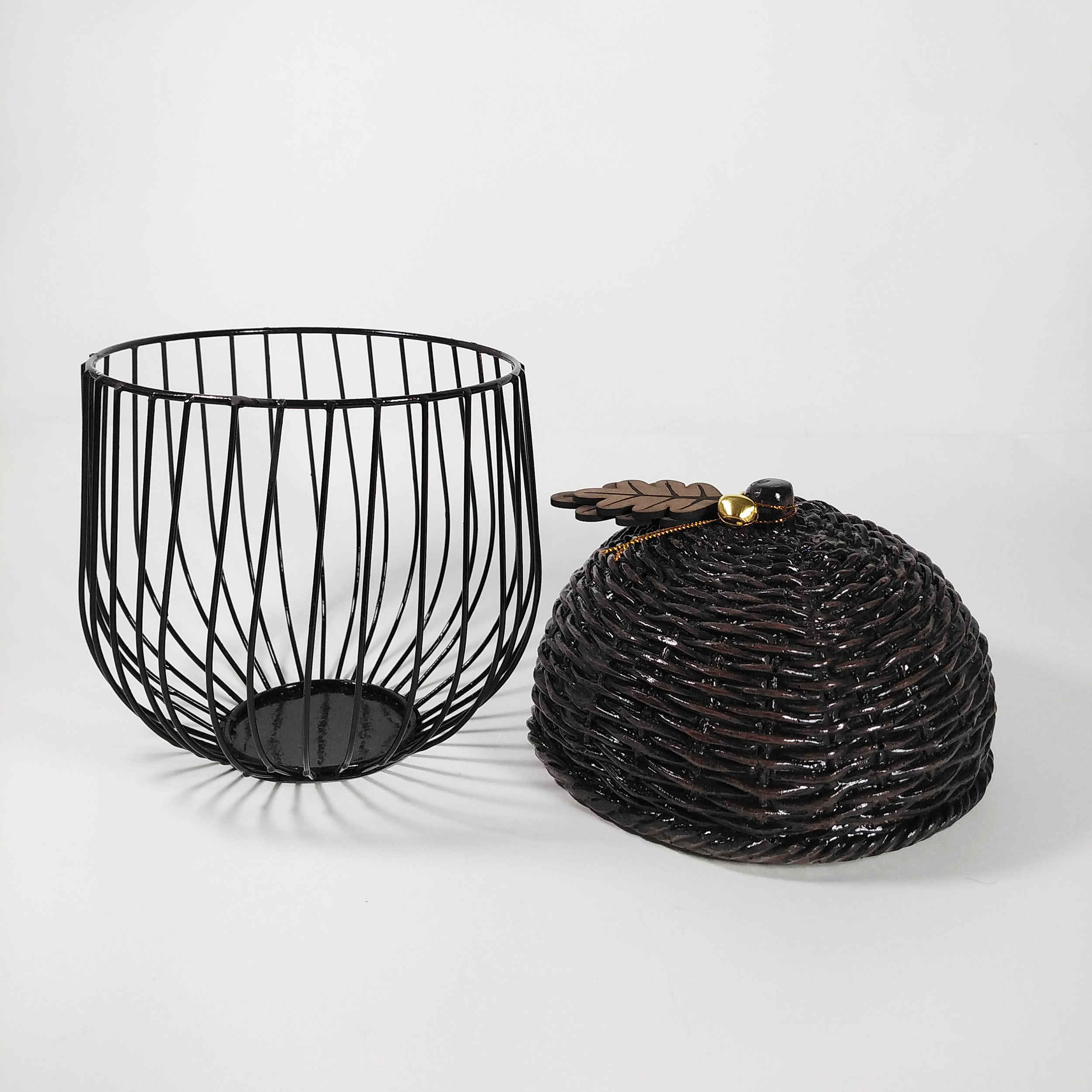 Metal Wire Fruit Basket Oak Shaped With Resin Door