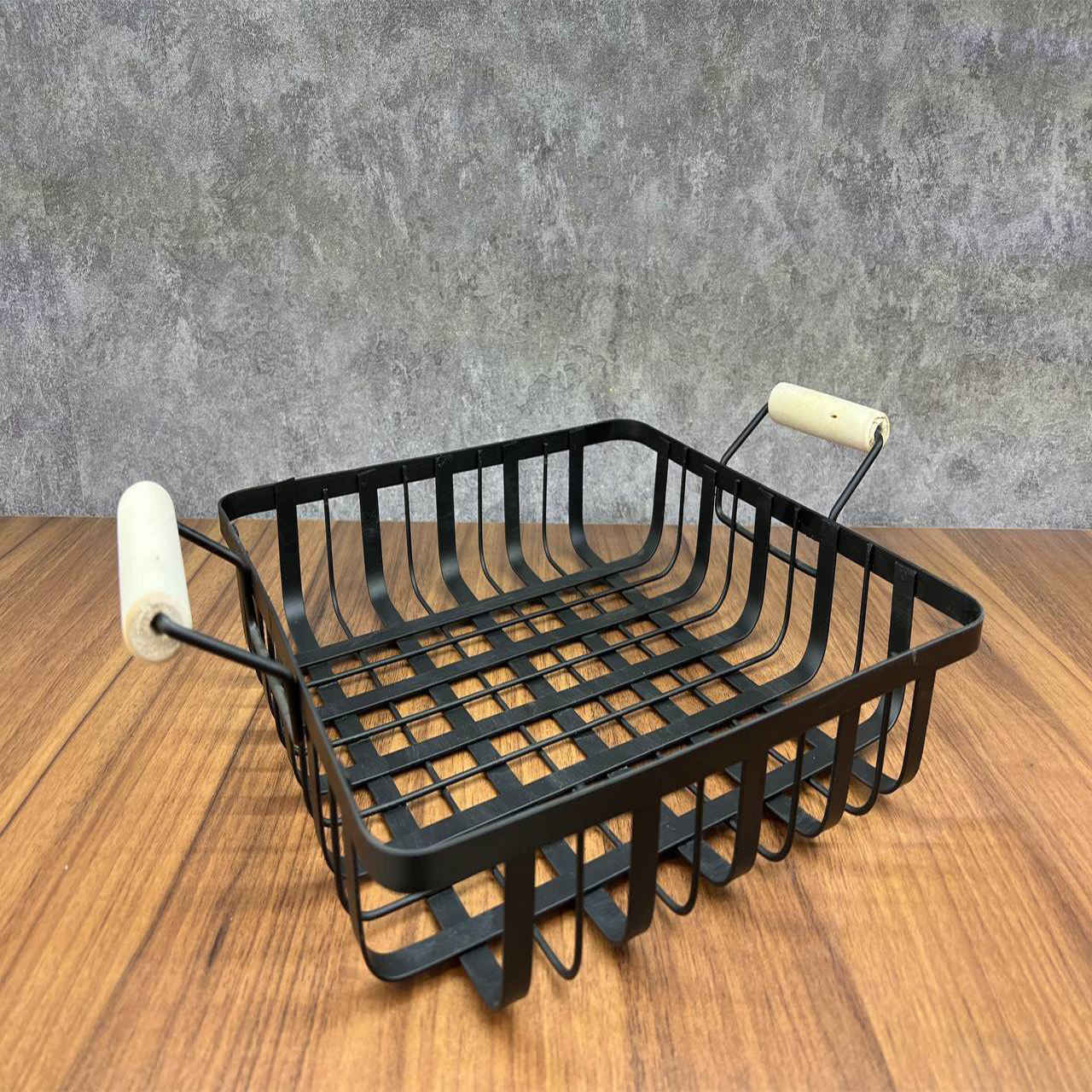 Metal Wire Fruit Basket With Wooden Handle