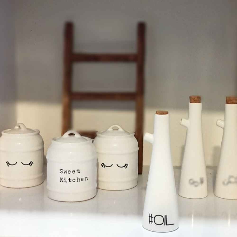 White Porcelain Oil Dispenser Bottle Practical for Everyday Cooking