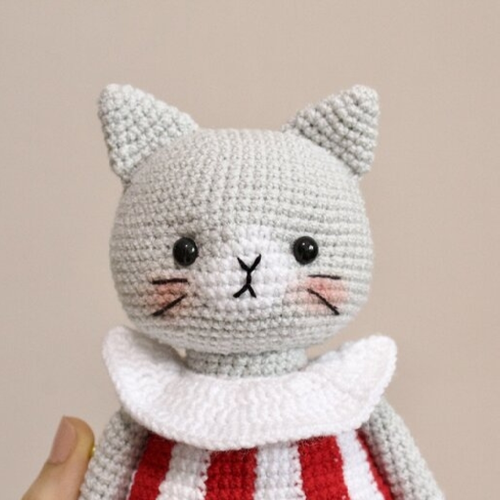 Handmade Amigurumi Stuffed Animal – Gray | 23 cm Cute & Cozy
