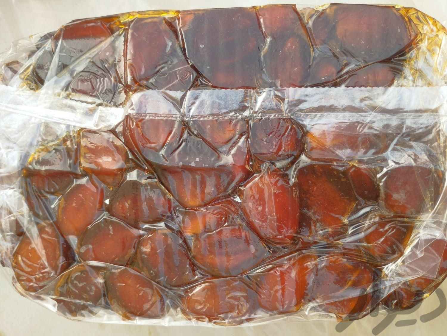 Organic Iranian Semi-Dried Halileh Dates from Fars – 3000 grams