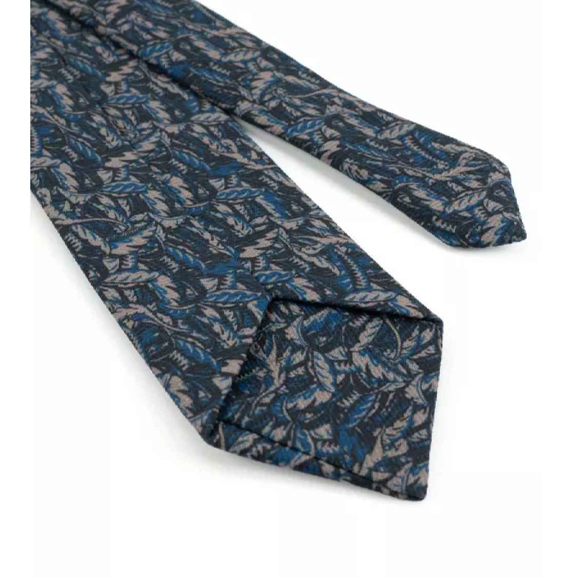 Men’s Necktie – Artistic Style in Blue for Timeless Elegance