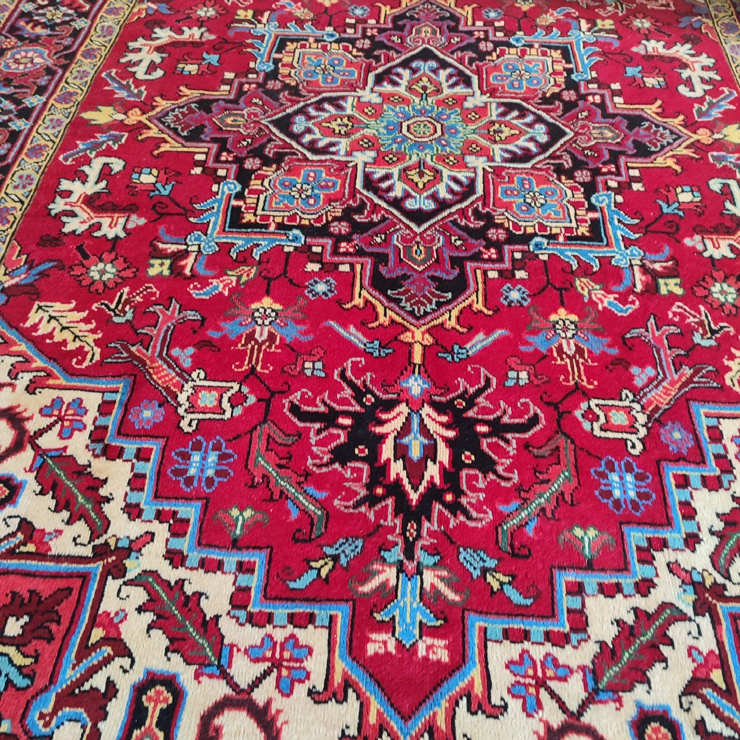 Persian Carpet with Wool Hand-Knotted in Tabriz Heriz Red
