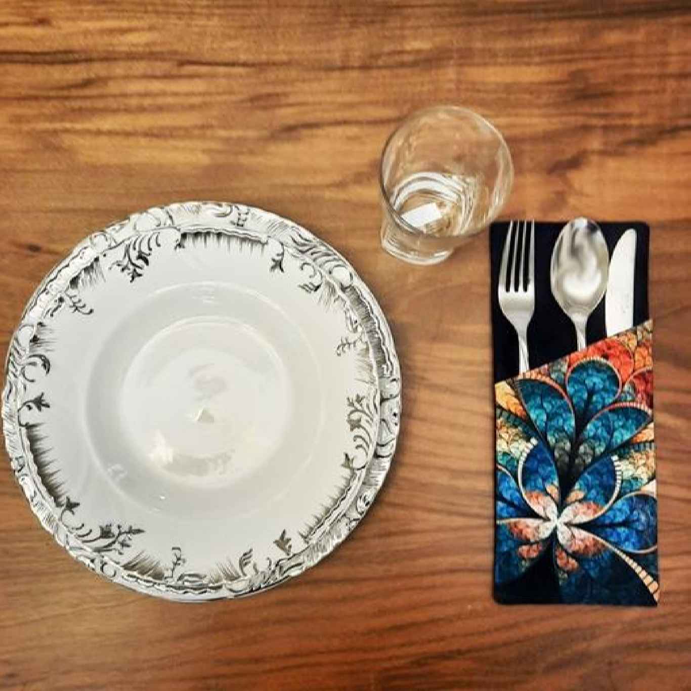 Velvet Cutlery Pouch with Floral Design – Stylish Table Setting