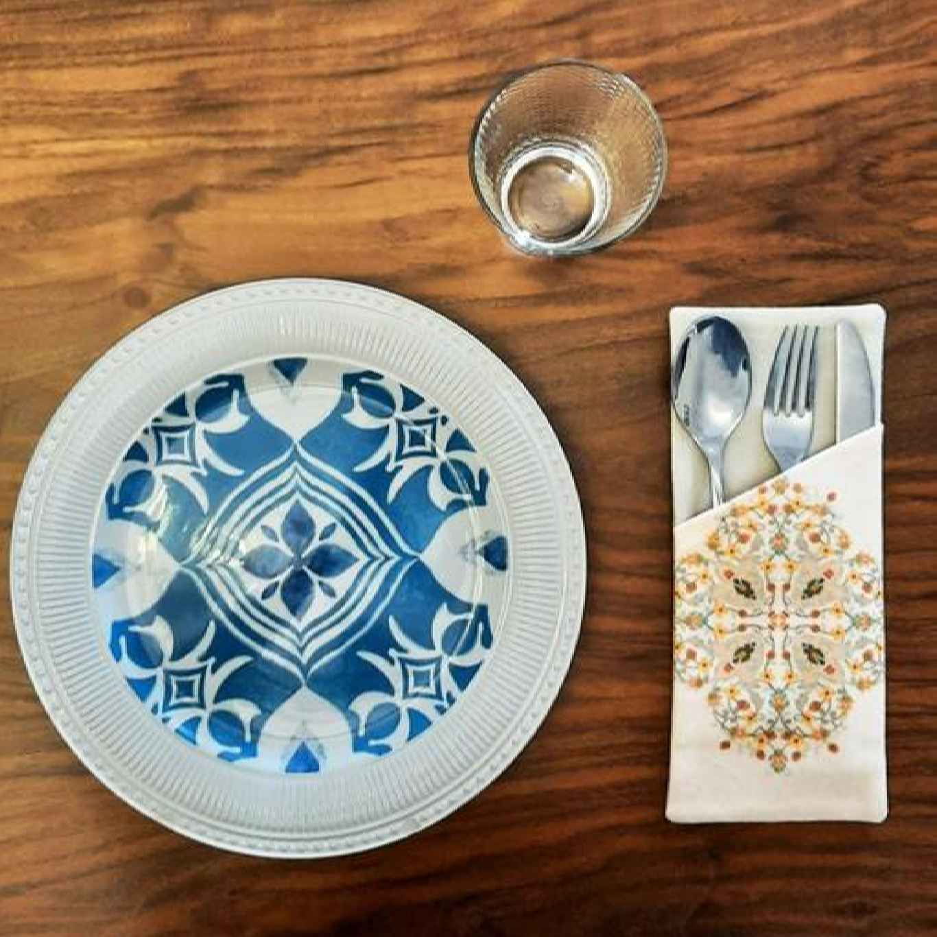 Velvet Cutlery Pouch – Chic Table Setting with Geometric Design