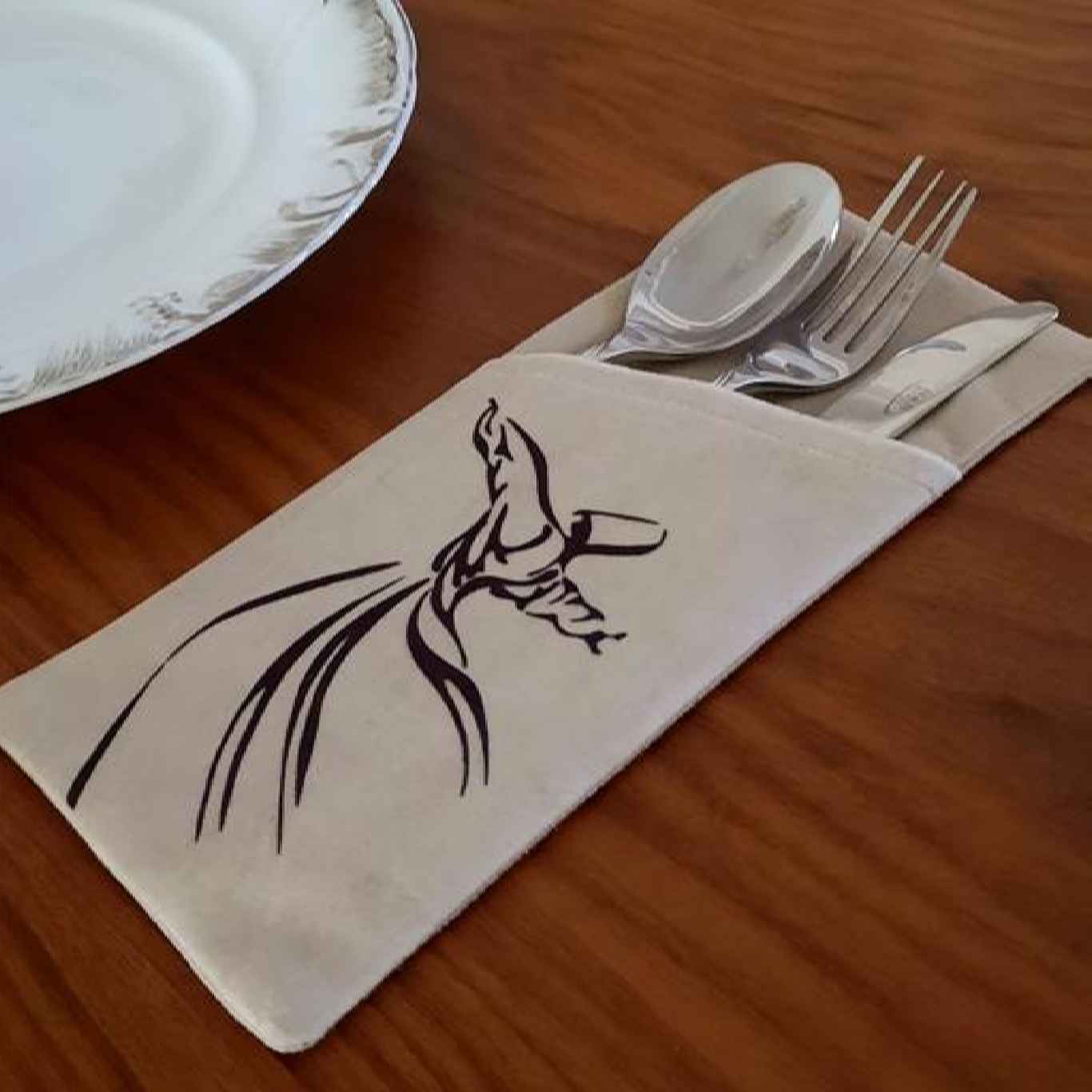 Velvet Cutlery Pouch - Perfect for Dining Table Decoration