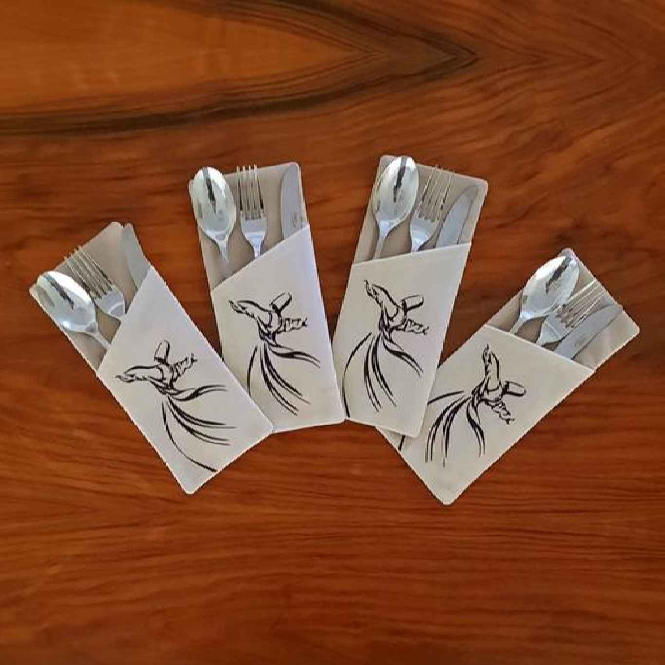 Velvet Cutlery Pouch – Perfect for Dining Table Decoration