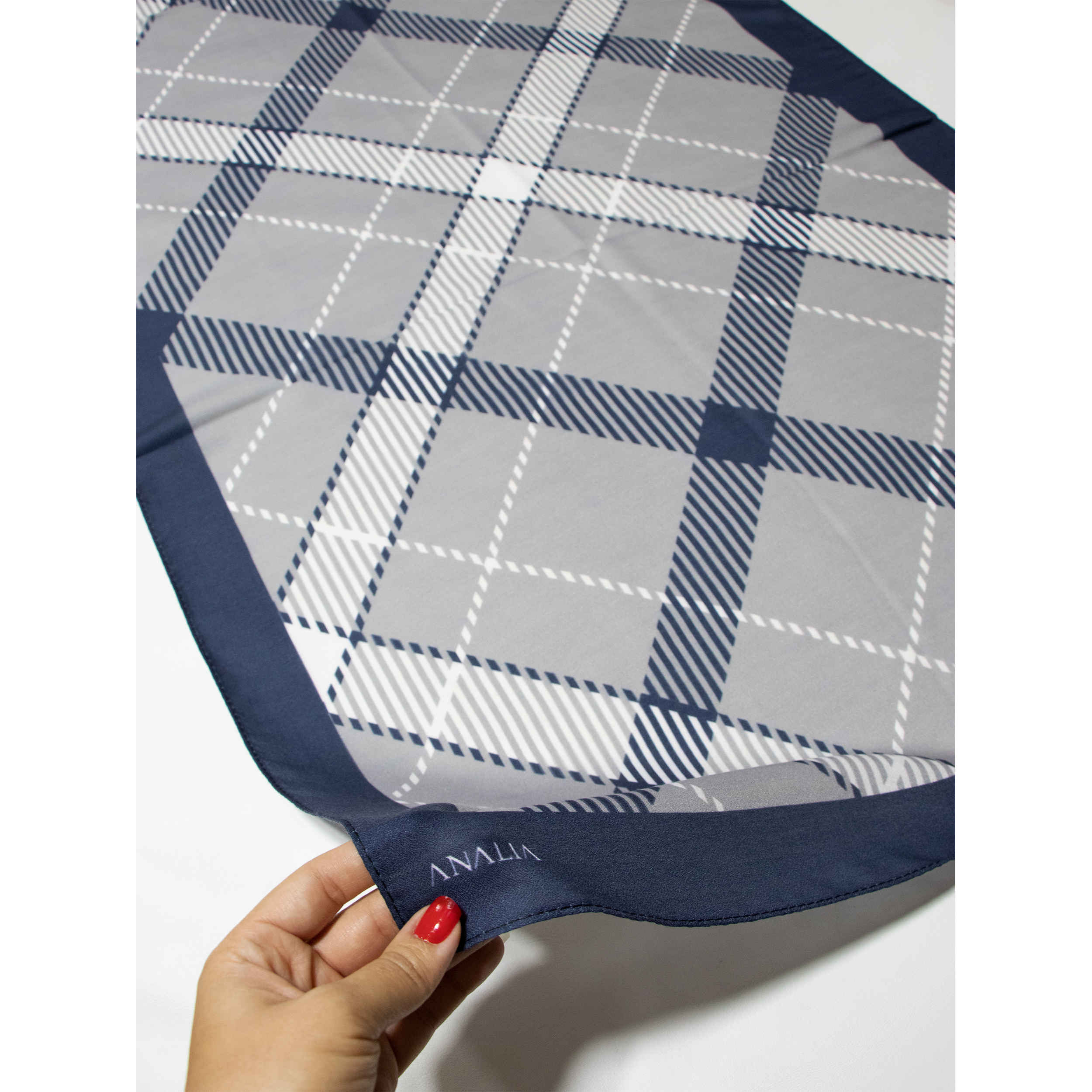 Printed Shawl for Women Artistic & Lightweight Argyle Design
