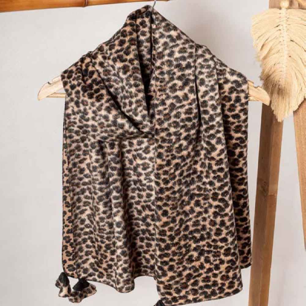 Printed Shawl for Women Artistic & Lightweight Leopard Design