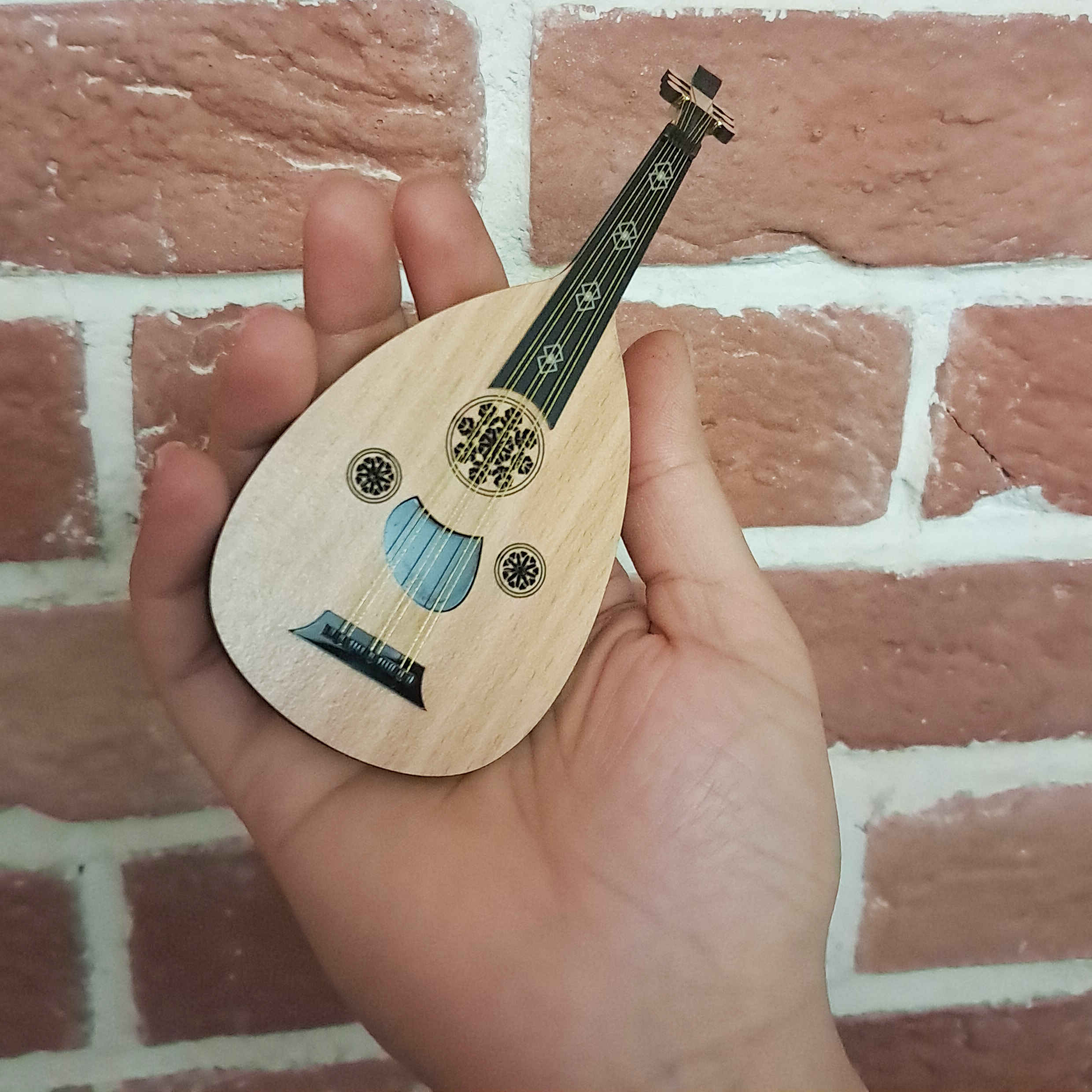 Maquette Model Kit: Wooden Oud Replica for Collectors and Fans