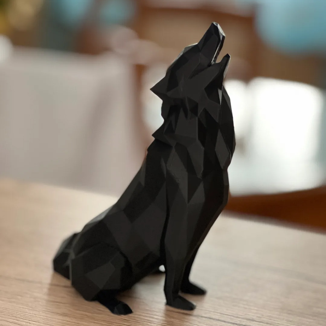 Geometric Black Wolf Cubism Figurine – Artistic Sculpture