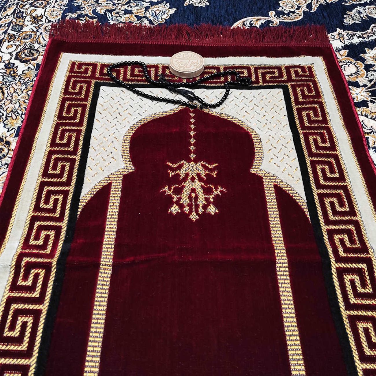 Islamic Prayer Velvet Rug Sajadah Traditional Crimson