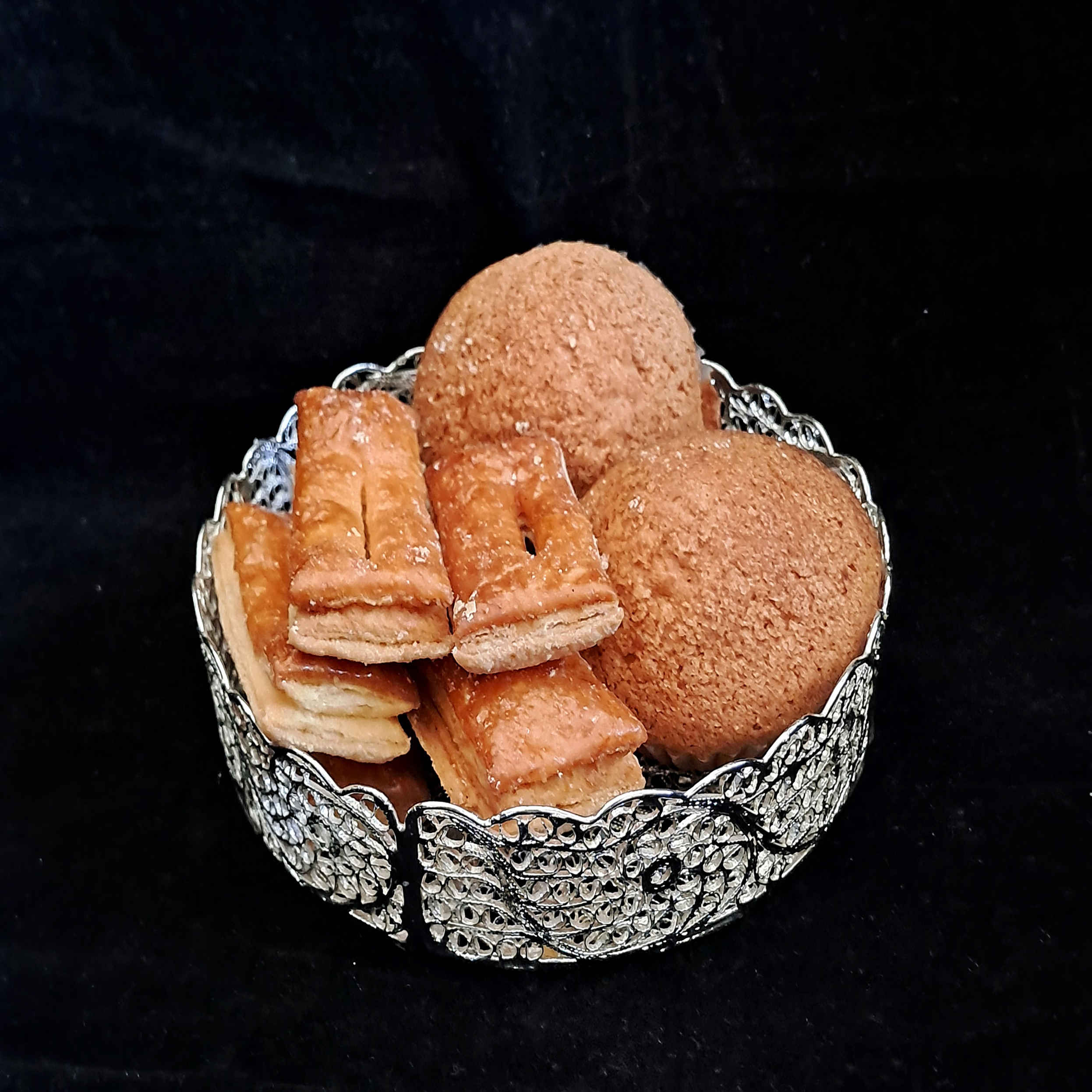 Persian Filigree Decorative Bowl – Handcrafted Silver Fruit Bowl