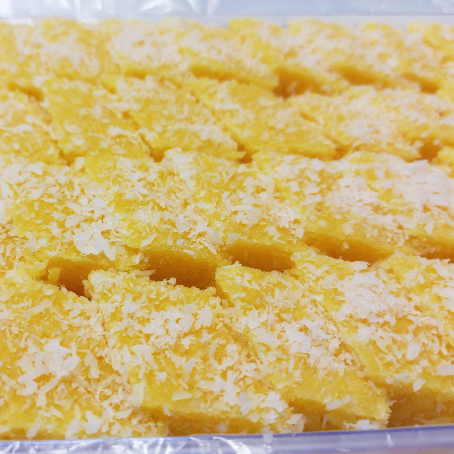 Persian Sweet – Saffron Flavored Baklava Pastry with Coconut 900g