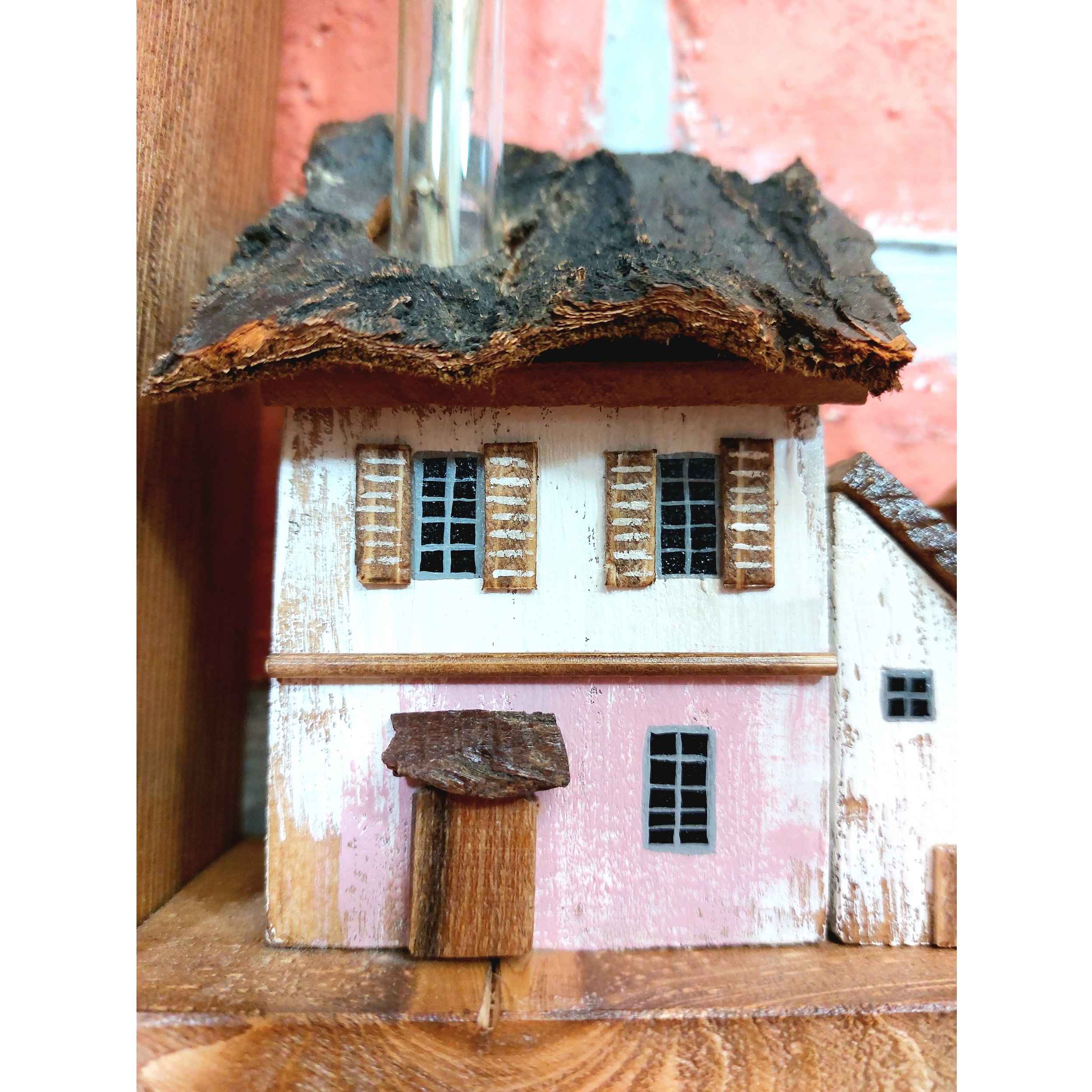 Decorative & Handcrafted Wall Key Holder with 5 Hooks & Cottage Design