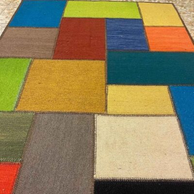 Artisanal Persian Wool Kilim Rug Handwoven Geometric