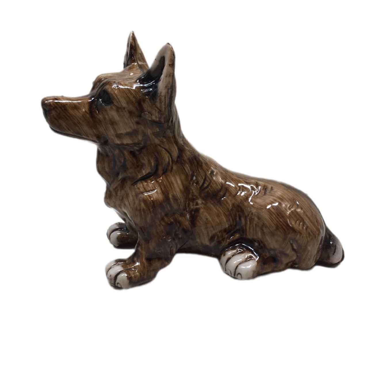 Decorative Sitting Brown Dog Figurine – Charming Pet Sculpture