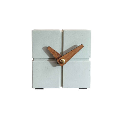 Handcrafted Concrete Desk Clock – Minimalist Cube
