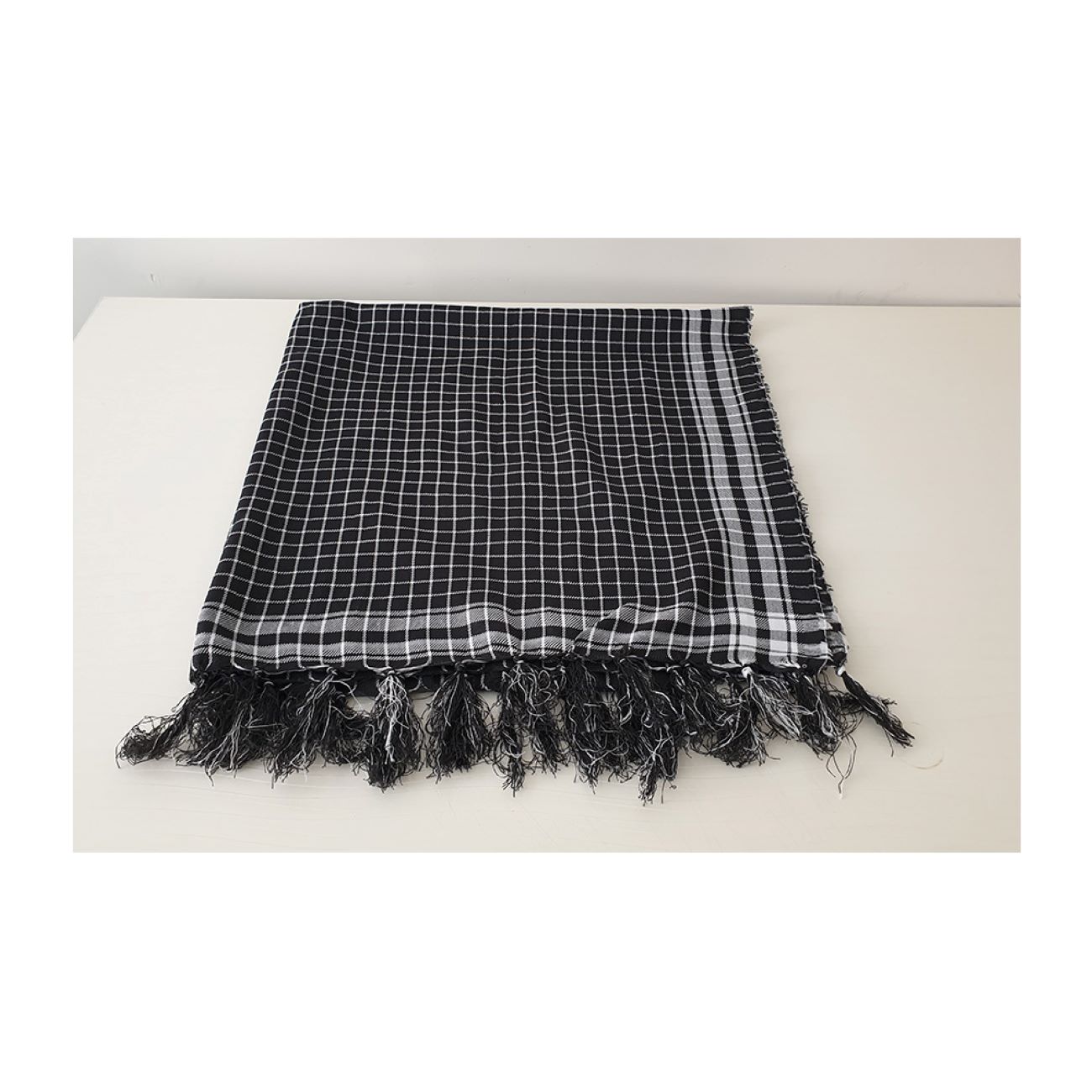 Soft & Durable Keffiyeh – Classic Checkered Arabic Scarf for Daily Use