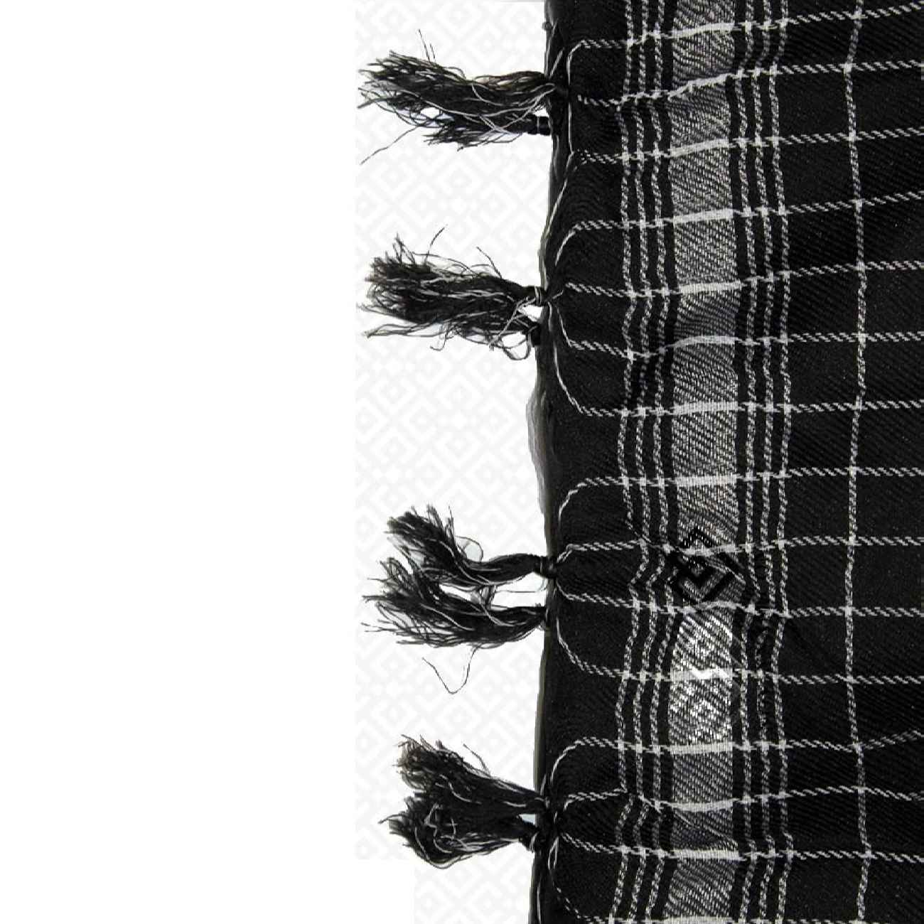 Palestine-Inspired Keffiyeh – Traditional Arabic Scarf with Classic Pattern