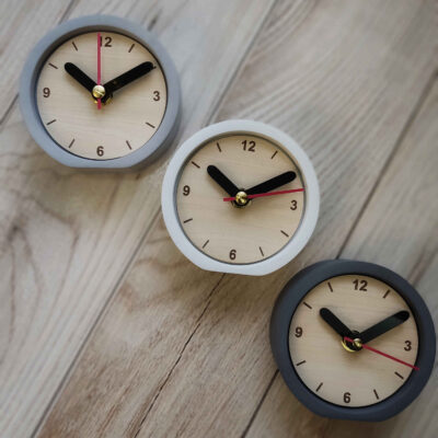 Handcrafted Concrete Desk Clock – Minimalist Round Gray