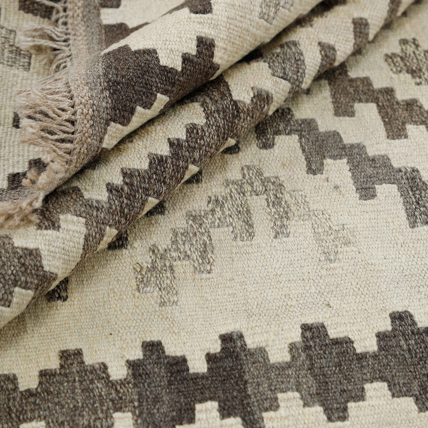 Persian Wool Kilim Rug Handwoven in Fars Qashqai Geometric