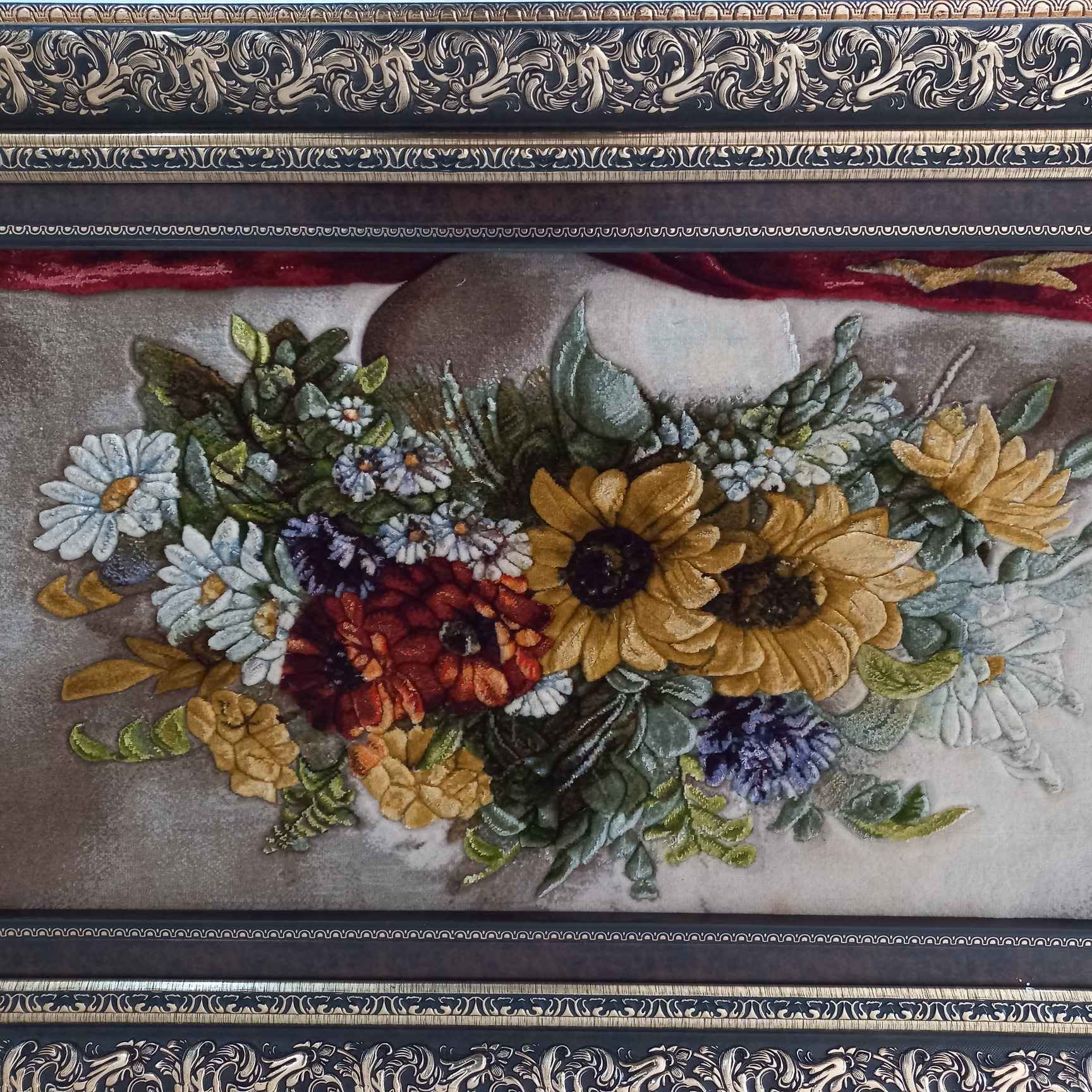 Hand-Knotted Persian Pictorial Rug Depicting Sunflower