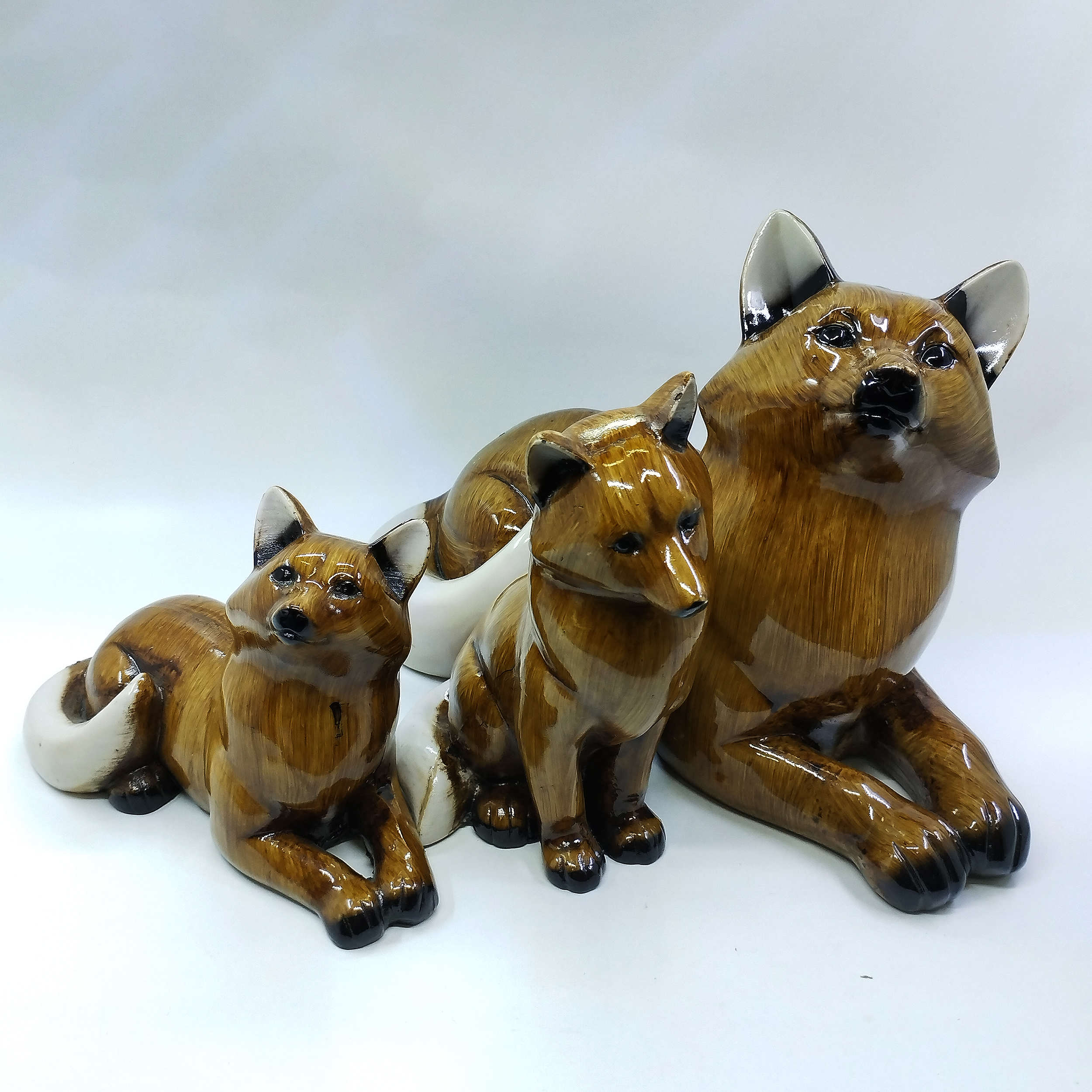 Set of 3 Decorative Fox Figurines – Charming Wildlife Decor