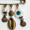 Safety Pin Brooch for Women – Scallop Model for Elegant Style