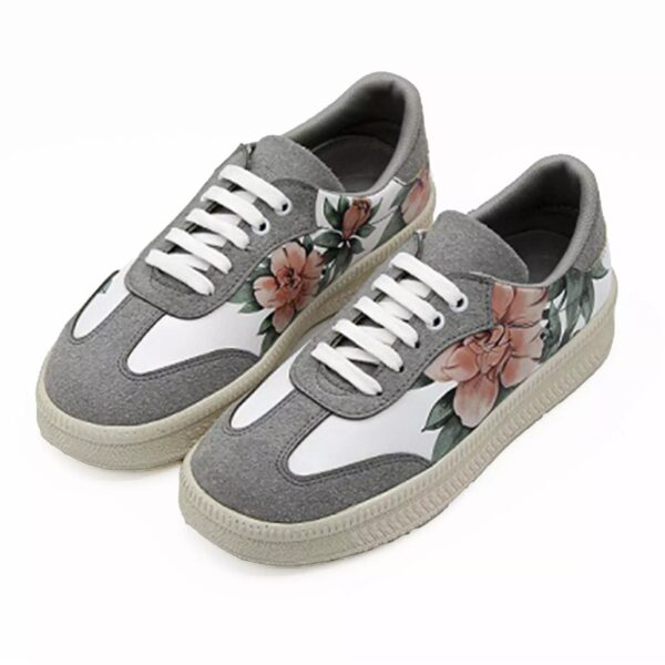 Graffiti Print Sneakers - Women's Chic Casual Shoes Model Rose