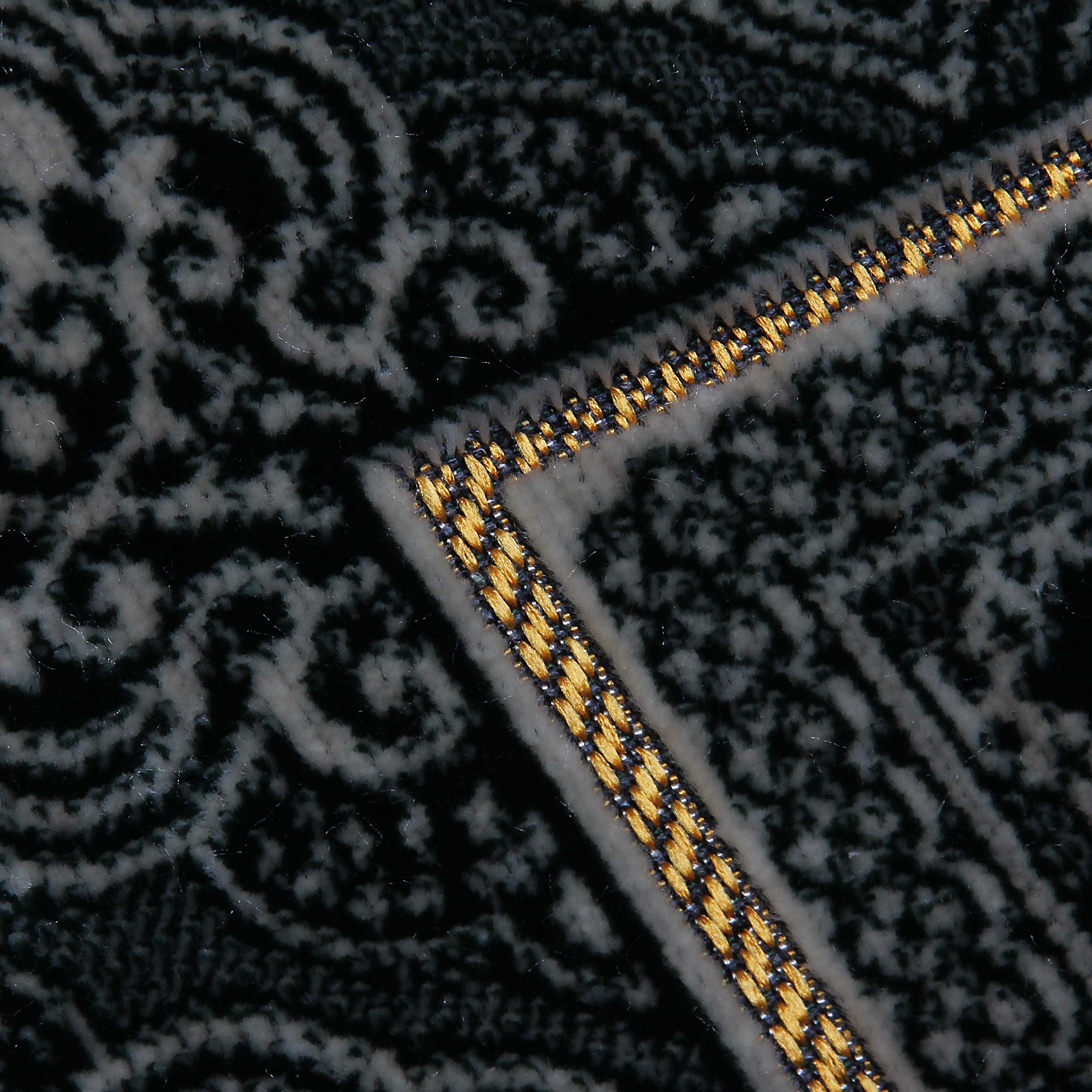 Islamic Velvet Prayer Rug Janamaz Padded Sajadah Black