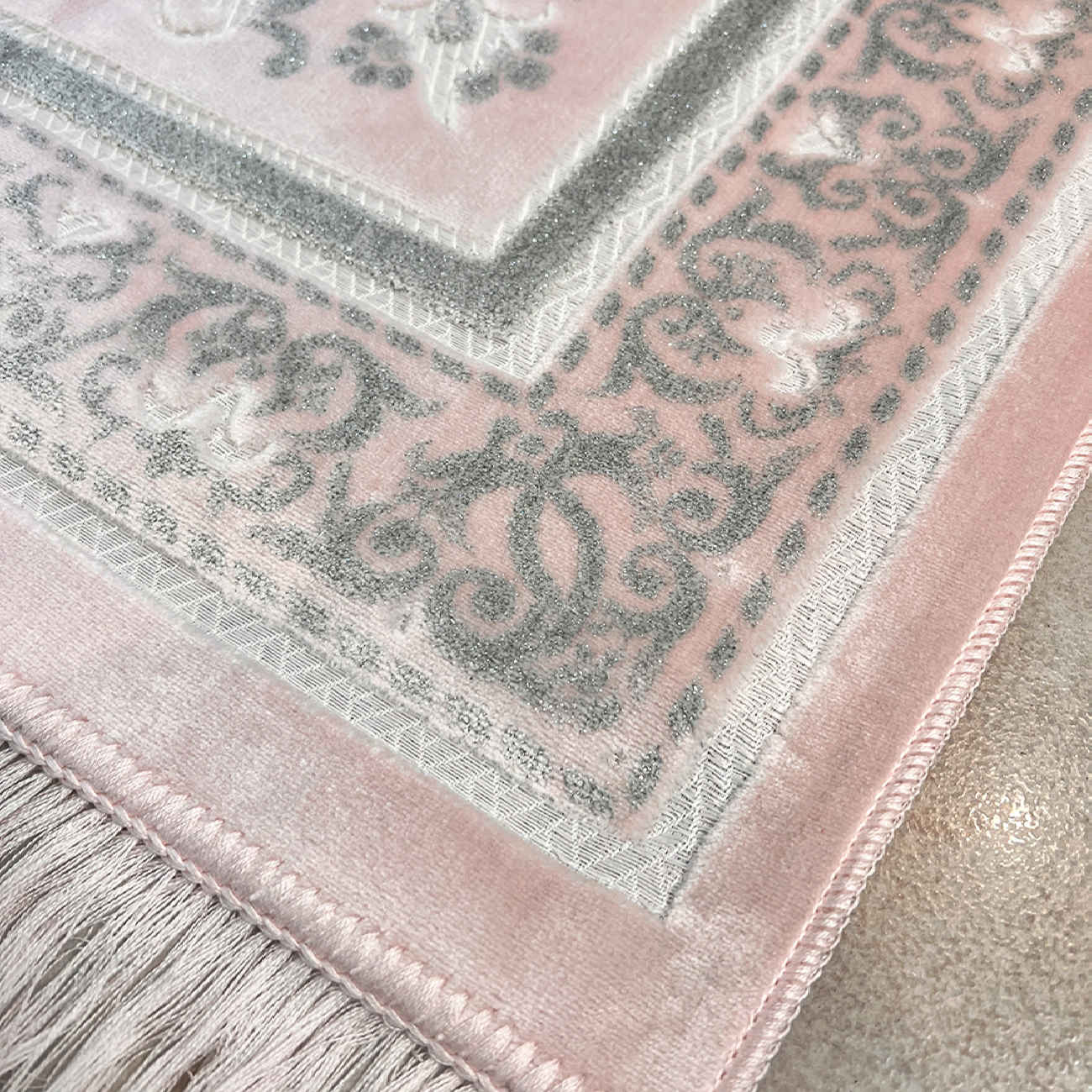 Islamic Velvet Prayer Rug Padded Sajadah Janamaz Traditional Design