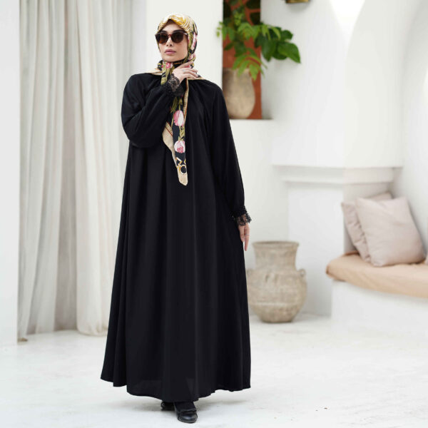 Loose Fit Abaya for Muslim Women with Belt in Black