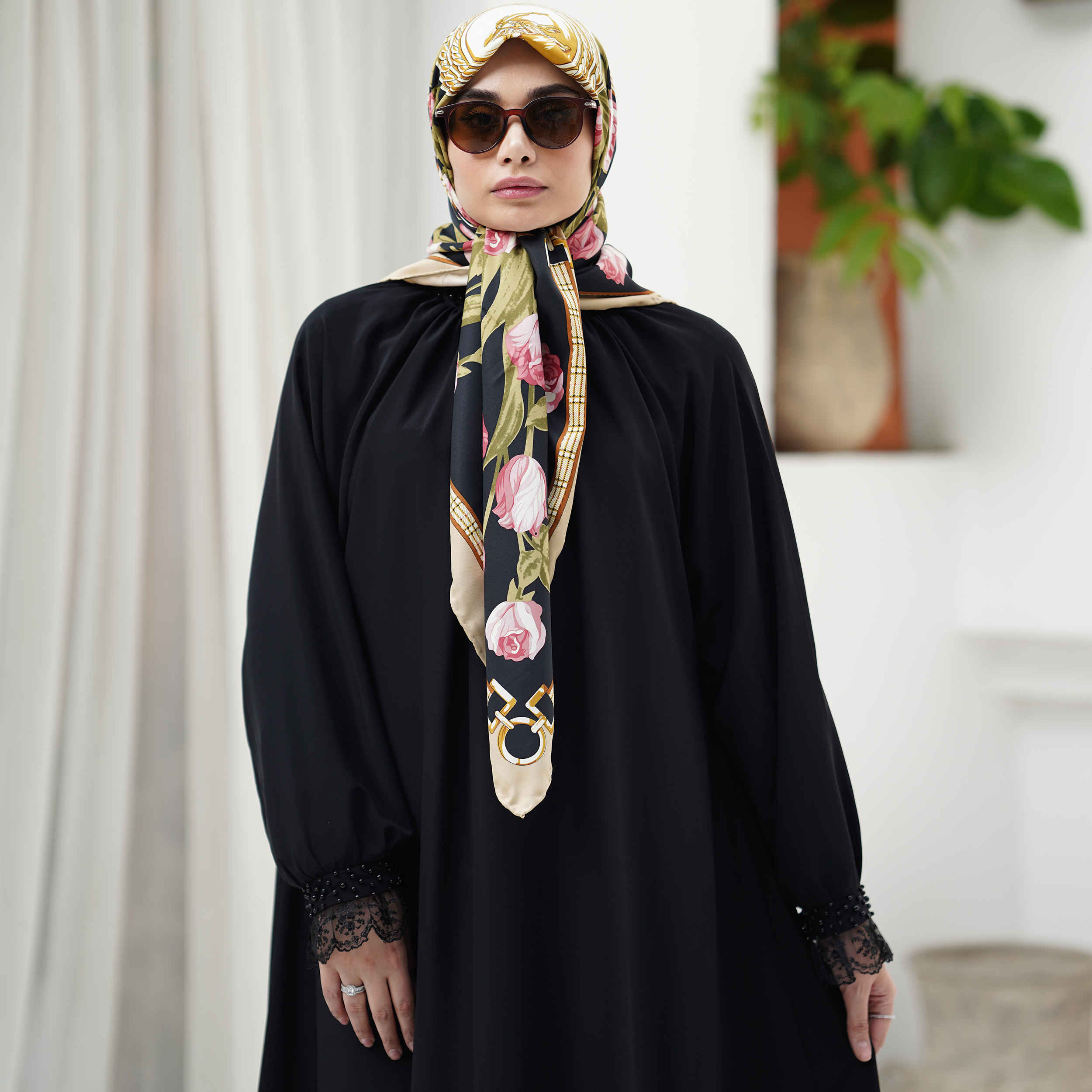 Loose Fit Abaya for Muslim Women with Belt in Black