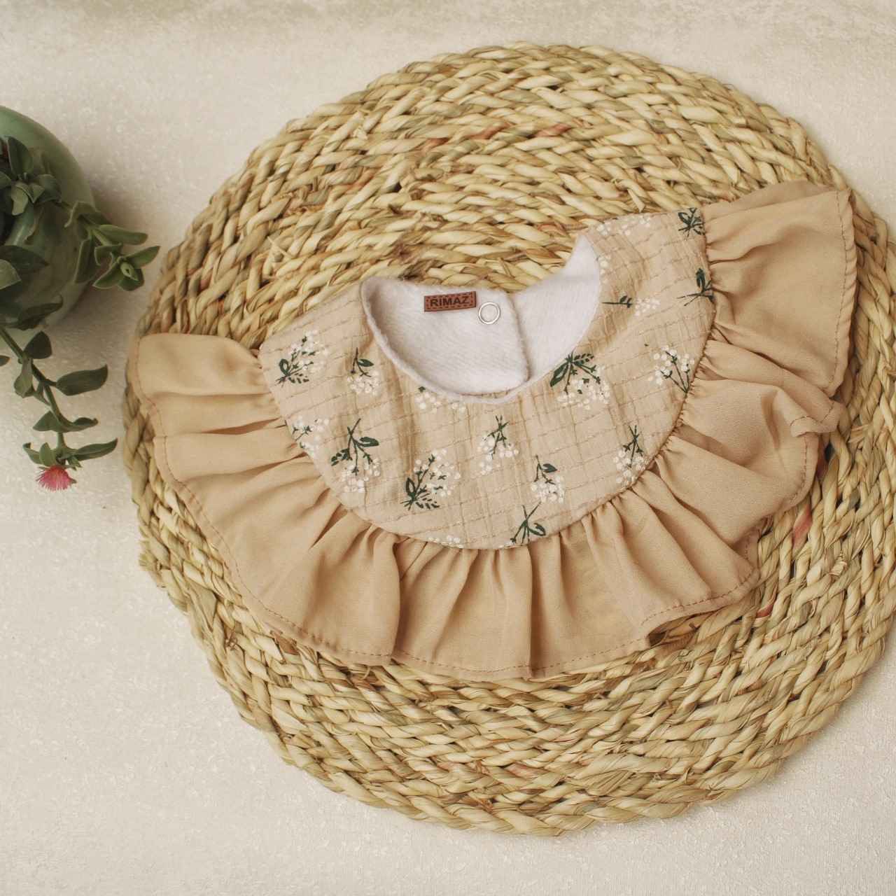 Cute Baby Bib with Floral Design Model Soulmate