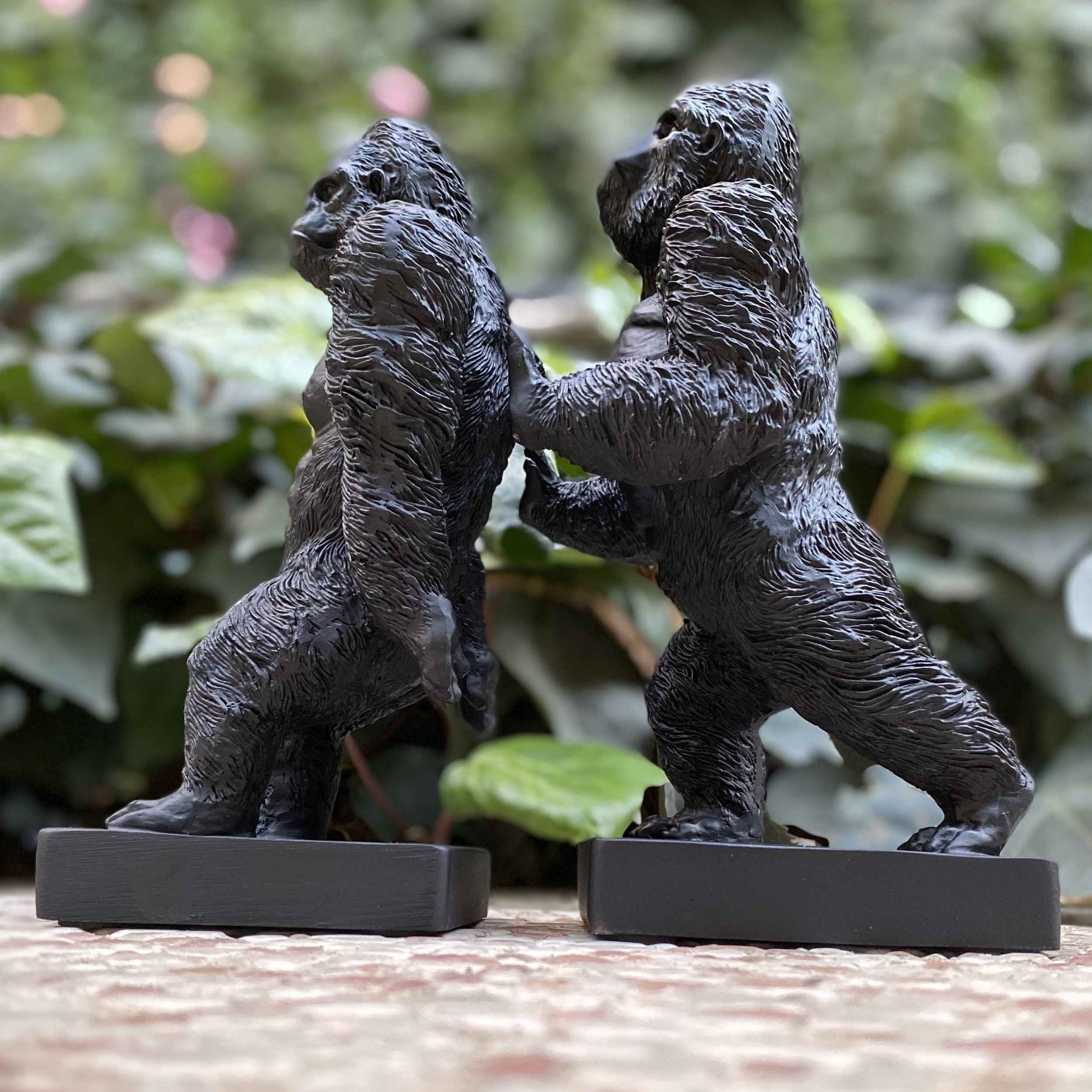 Gorilla Design Decorative Bookend – Bold Accent for Creative Spaces