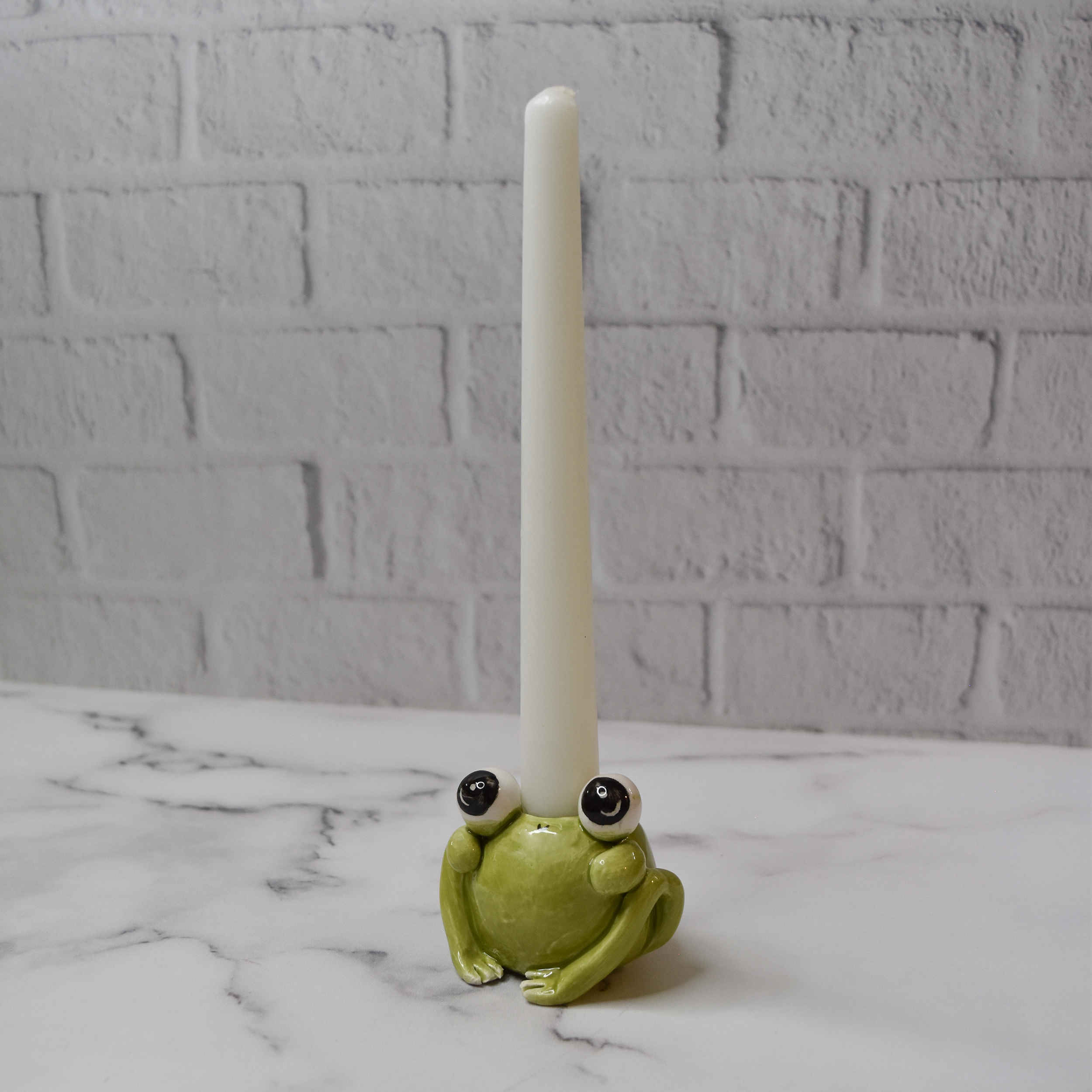 Decorative Ceramic Candle Holder with Frog Design – Ideal for Home Decor