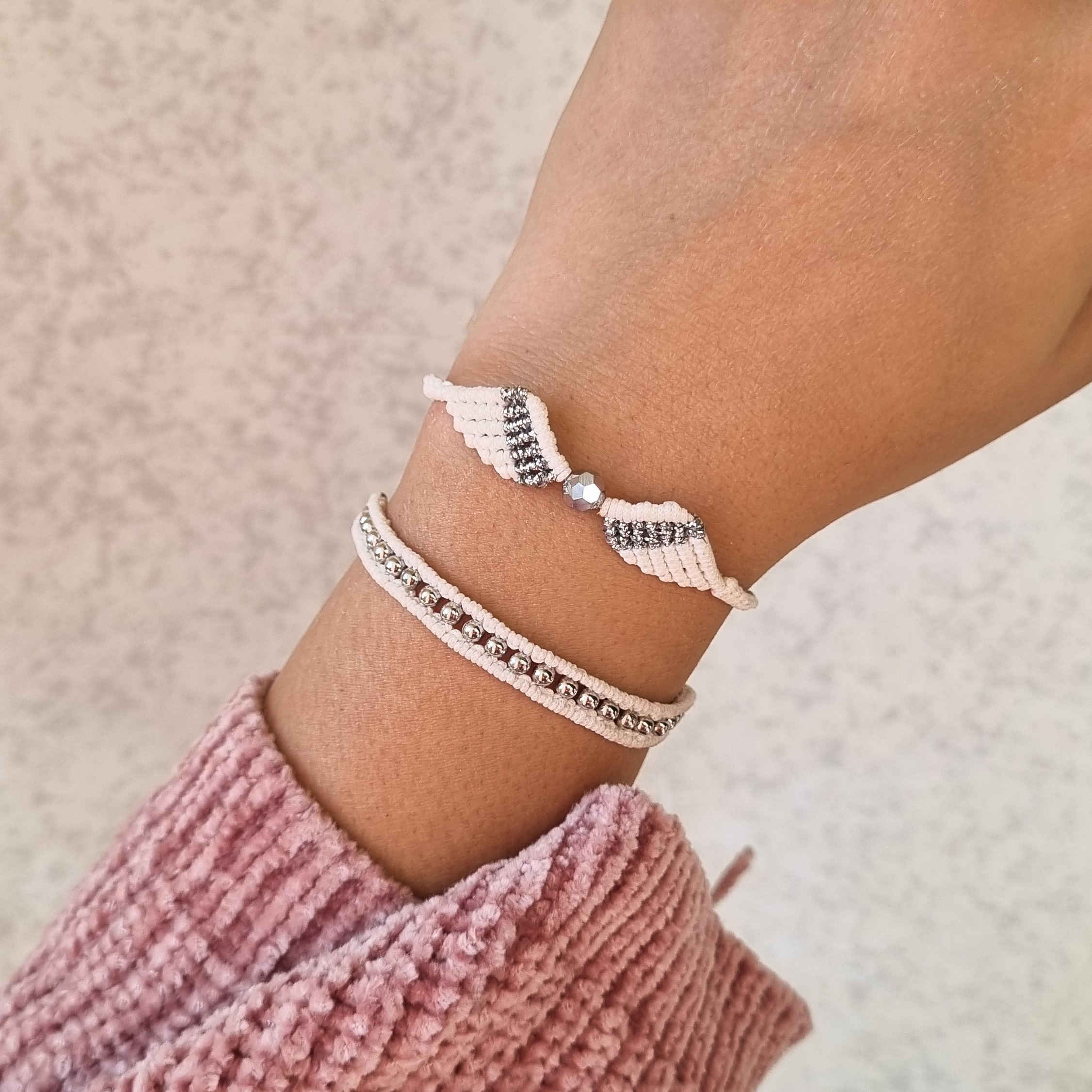 Embroidered Macrame Bracelet for Women Model Angel's Wing