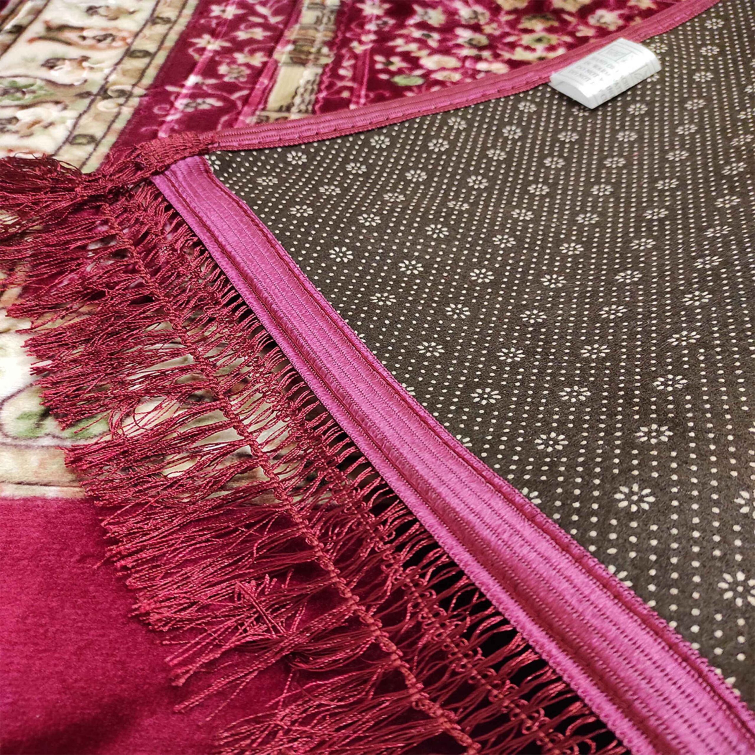 Islamic Orthopedic Prayer Rug in Velvet Janamaz Padded Sajadah