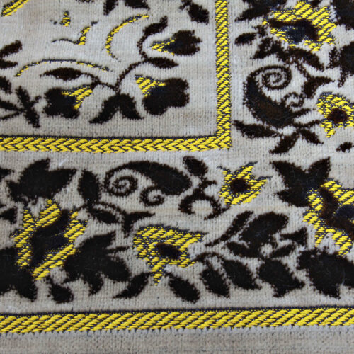 Islamic Velvet Prayer Rug Luxurious Padded Sajadah Janamaz