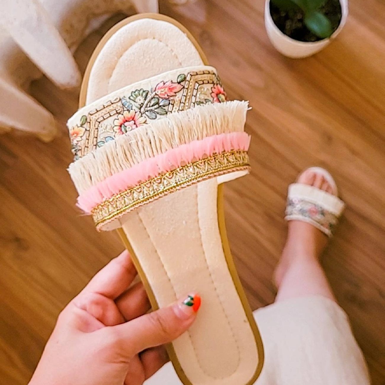 Macrame Boho Chic Flat Slippers for Women Model Embroidered