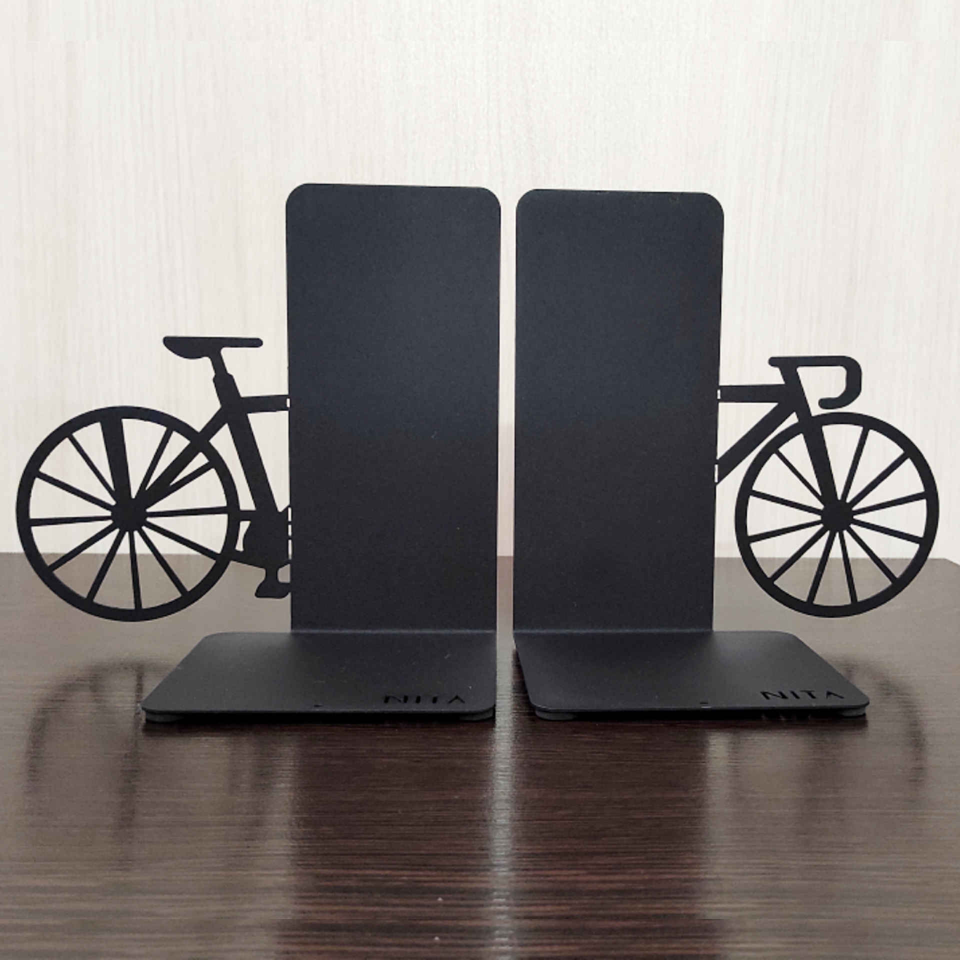 Bicycle Design Metal Art Bookend – Fun for Youth Rooms or Urban Décor