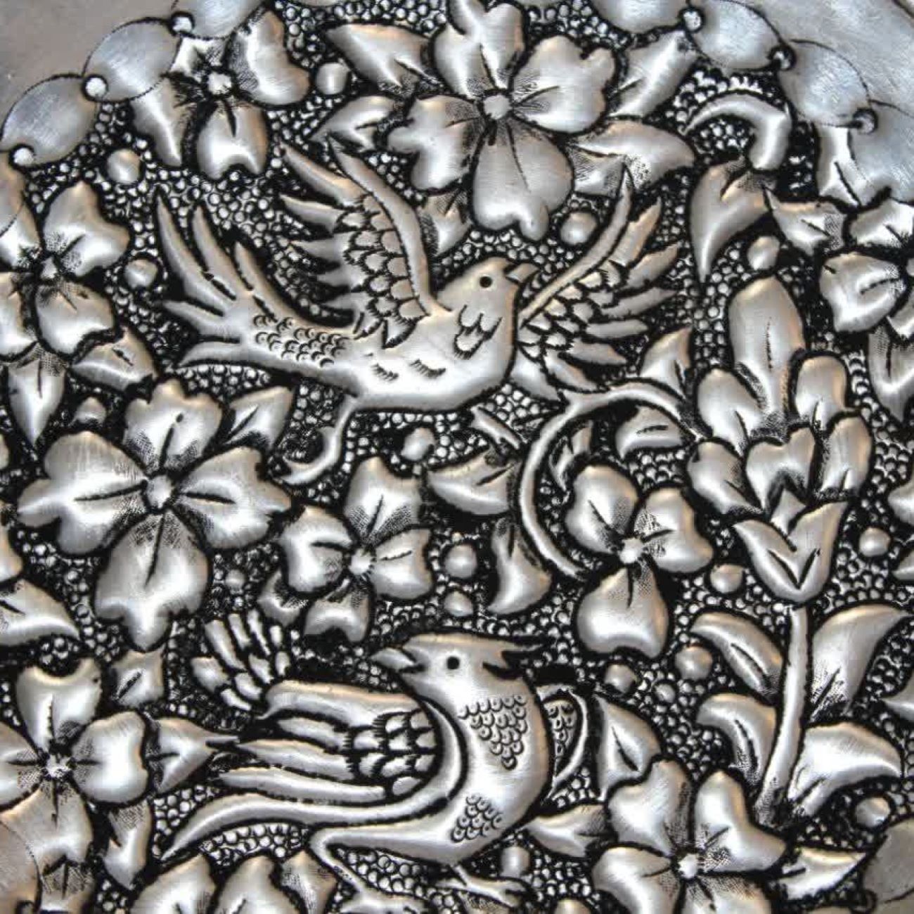 Persian Decorative Copper Wall Plate Hand Engraving in Gol o Morgh Design