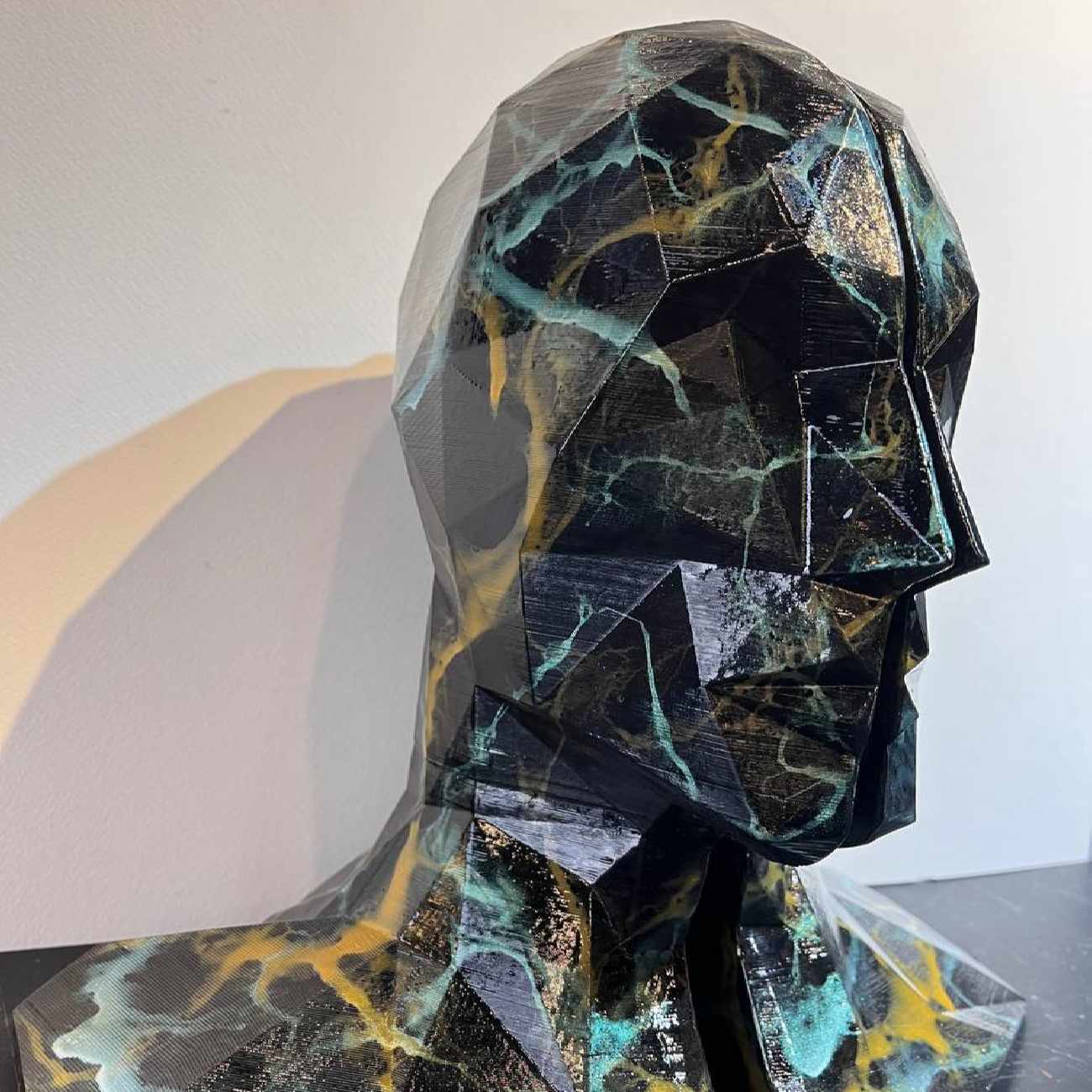 Human Head Design Decorative Bookend – Suitable for Artistic Interiors