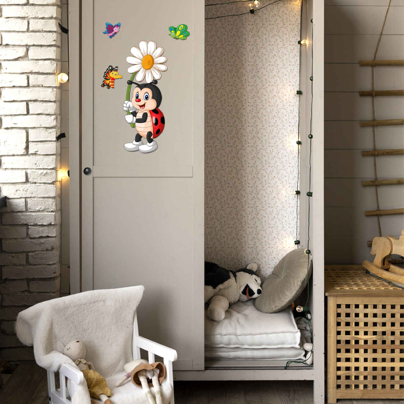 Removable Nursery Wooden Wall Stickers with Ladybugs Design