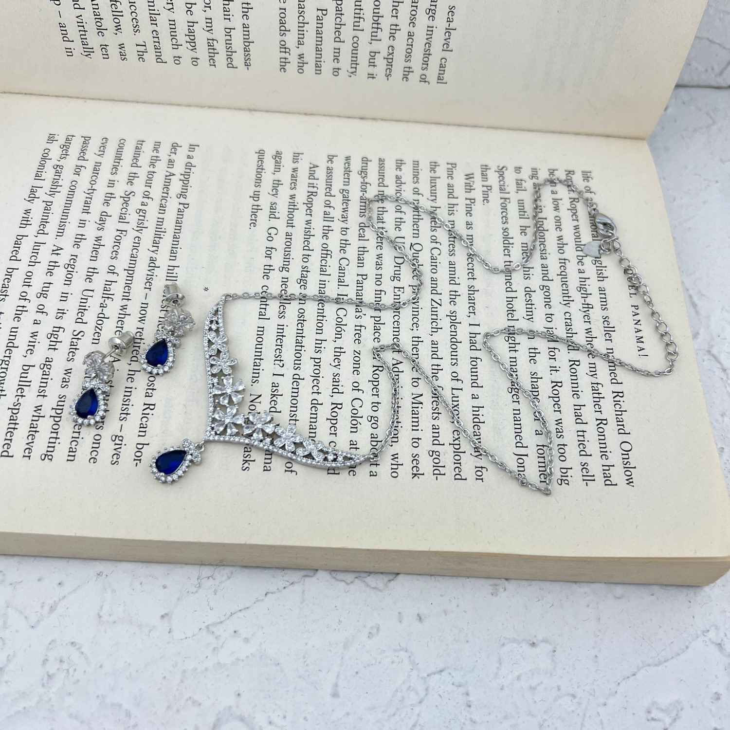 Steel Elegance Jewelry Set for Women with Floral Design