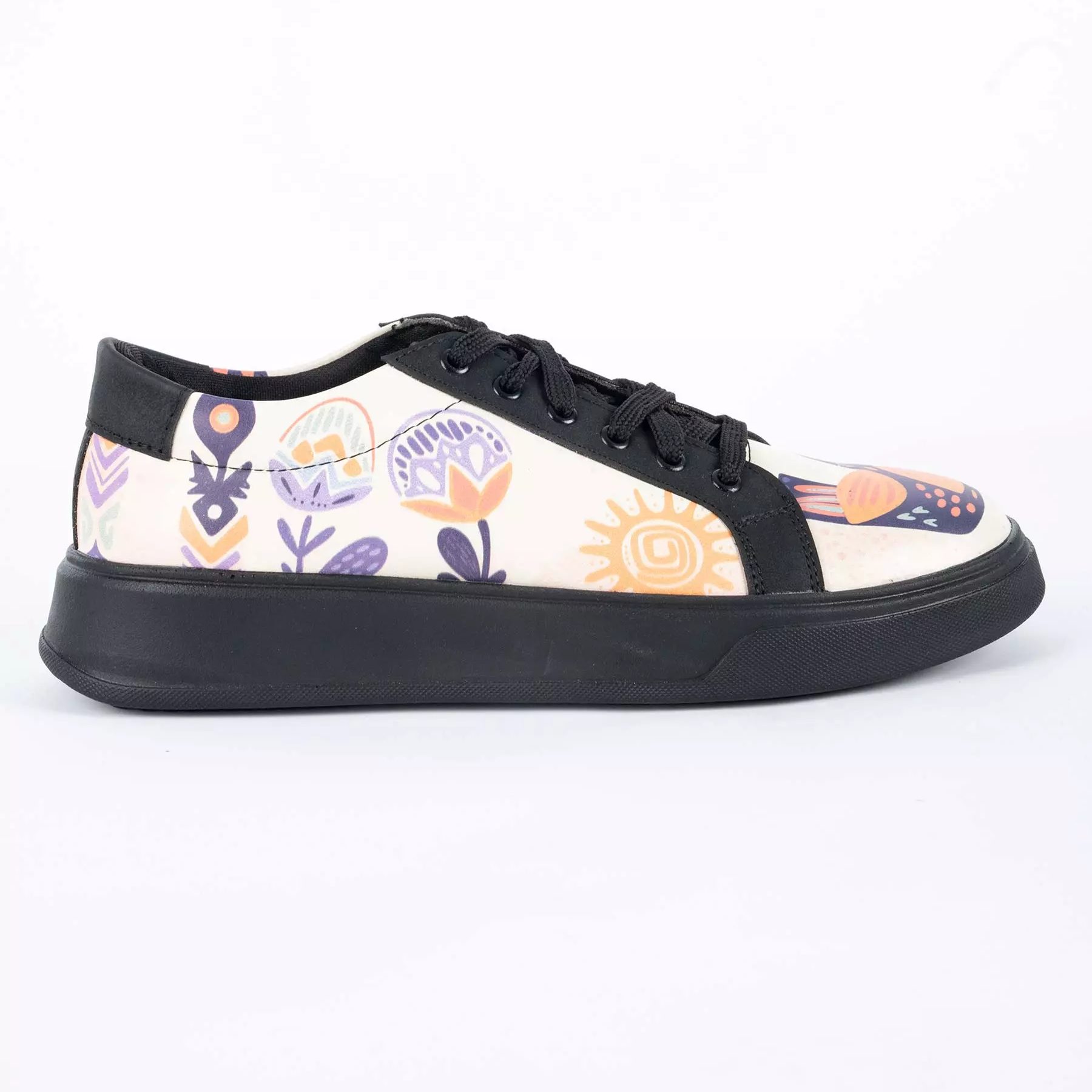Graffiti Print Sneakers – Women’s Chic Casual Shoes Model Ramona